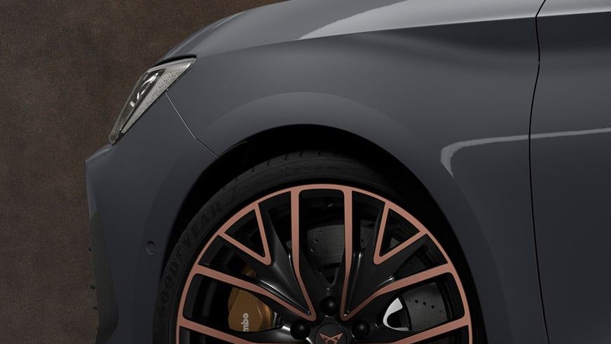 Новий спортивний сімейний автомобіль CUPRA Leon Sportstourer eHybrid у кольорі Graphene Grey, вигляд ззаду