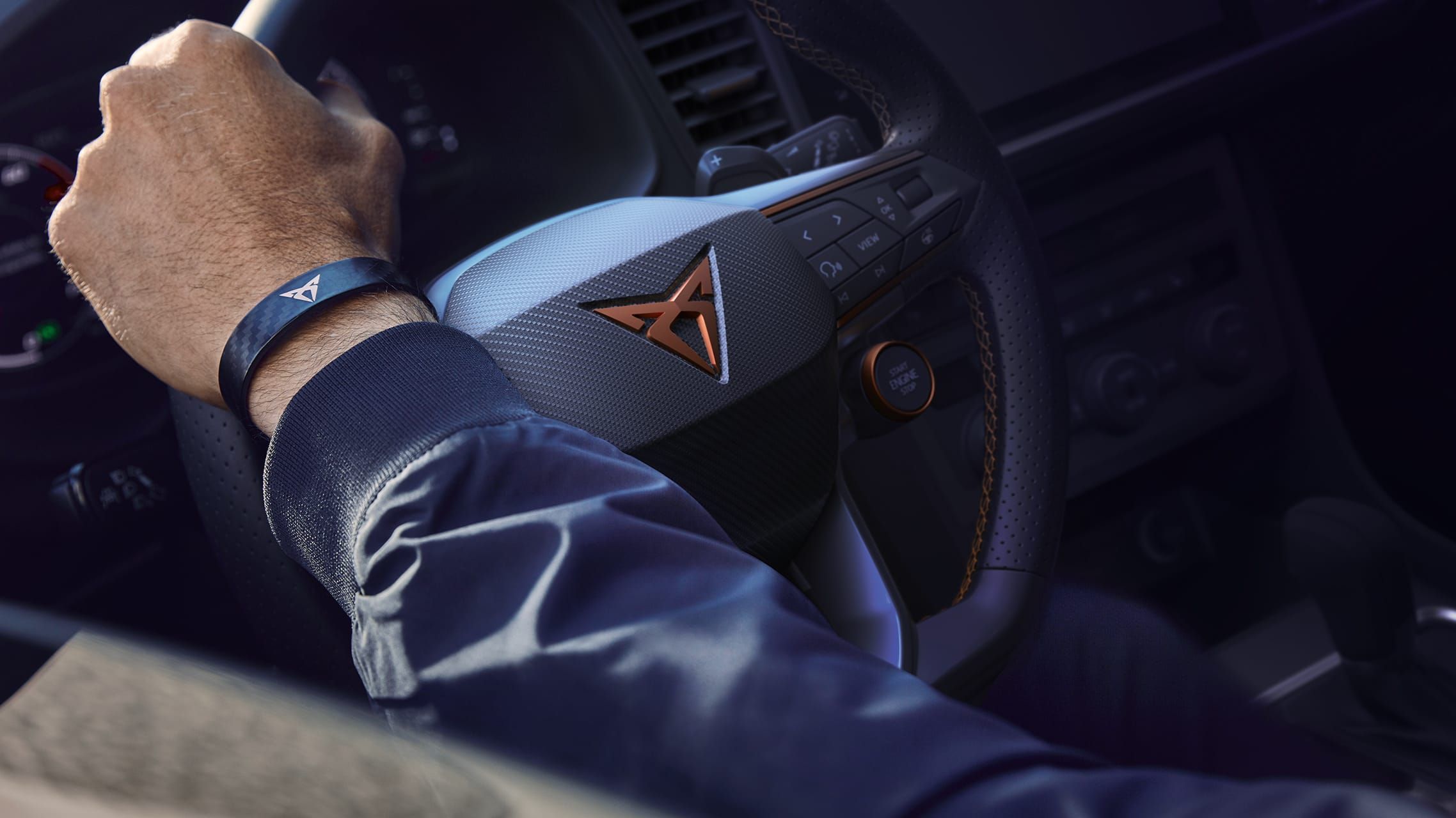 CUPRA Formentor: кермо